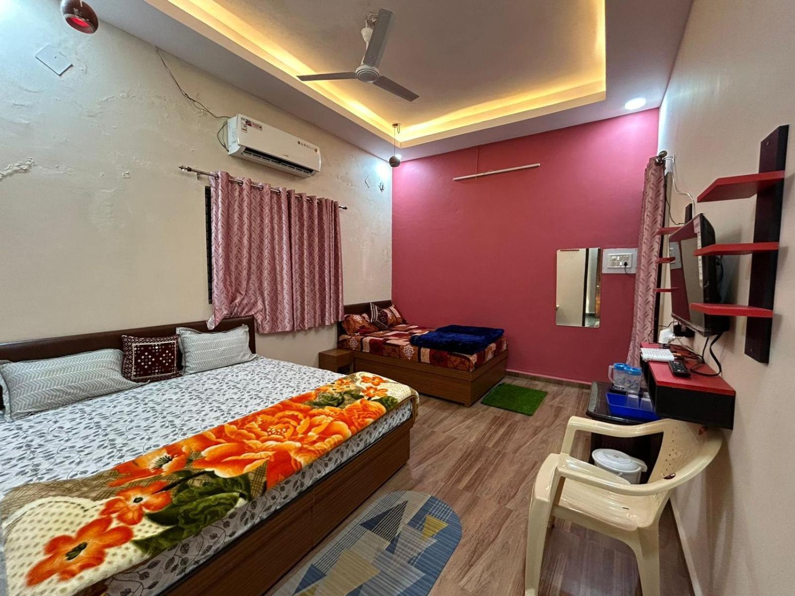 Aashirwad Residency Bed & Breakfast Уджайн Стая снимка